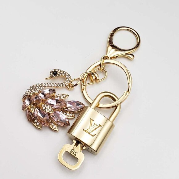 Authentic Louis Vuitton Lock & Key with unbranded Bagcharm, Keycharm 12202025 - Picture 6 of 8